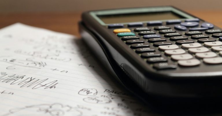 Melhores aplicativos para fazer cálculo trabalhista